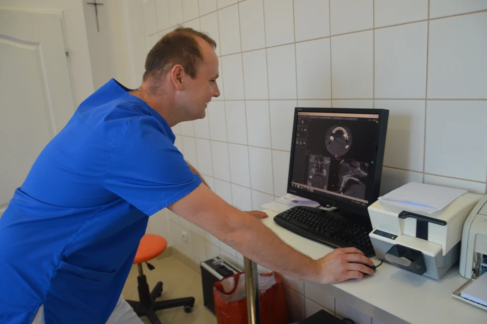 Analiza obrazów diagnostycznych na ekranie